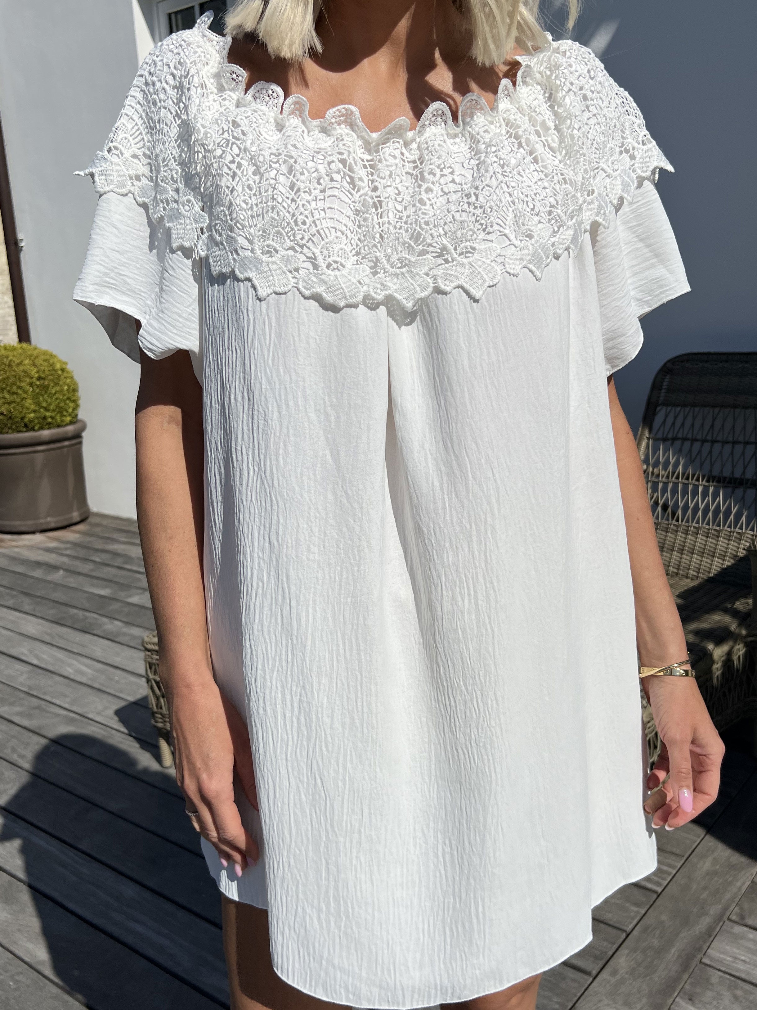 Sydney - Sød off shoulder tunika med broderinger